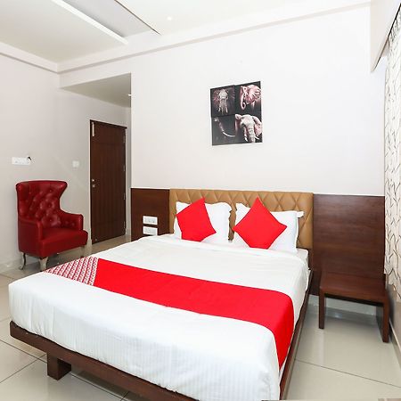 Oyo 15220 Jn Stay Maiçor Exterior foto